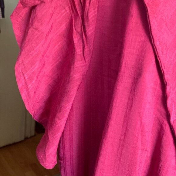 BloomChic V cut dress buttons down the front flowing sleeves - Picture 4 of 4